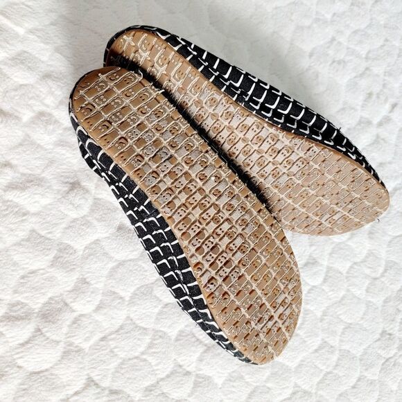 Sanuk slip on shoes flats yoga mat black white geometric matt comfy casual - Picture 5 of 7